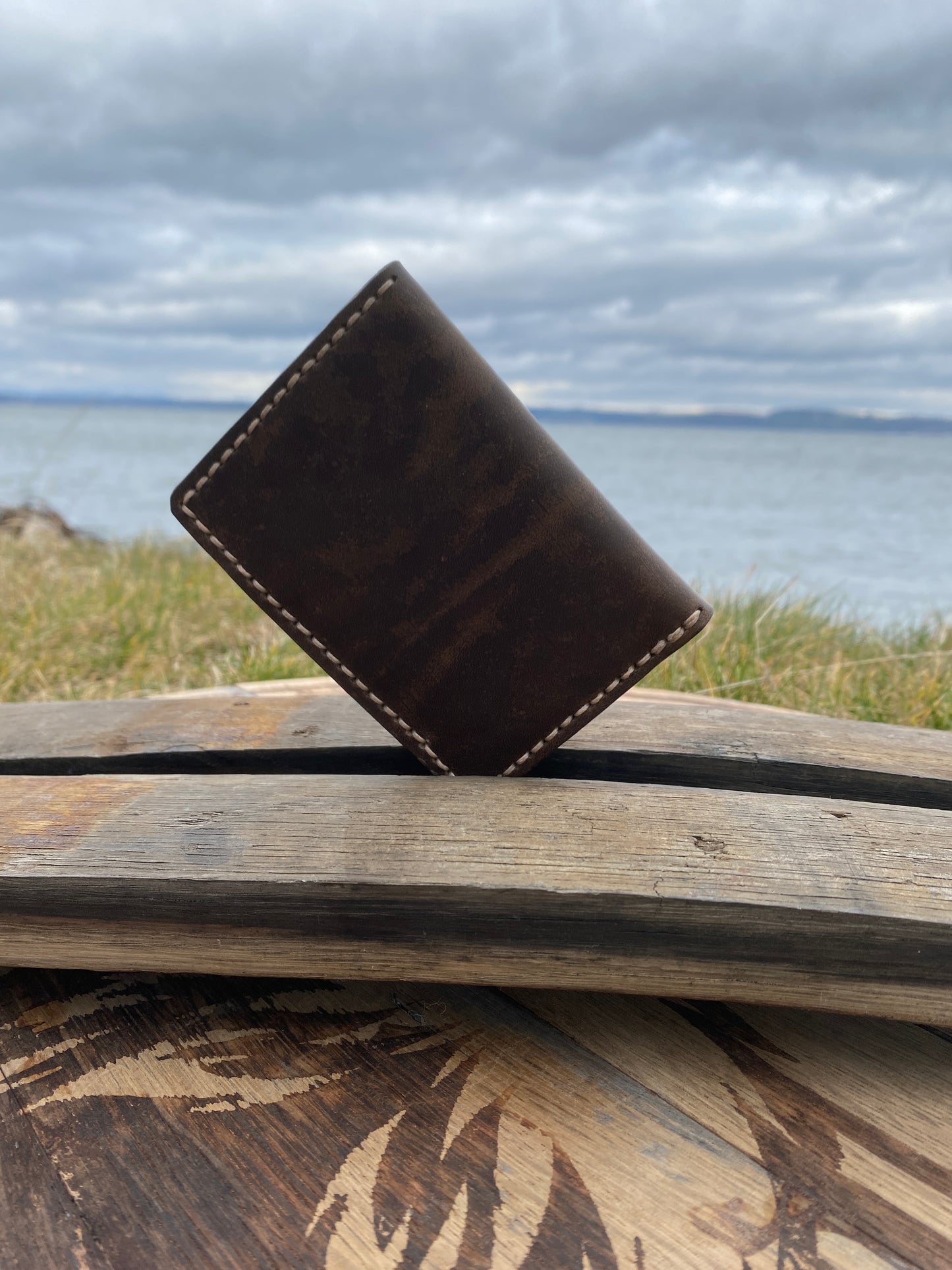 Slim bi-fold wallet (Lyveden Chocolate)